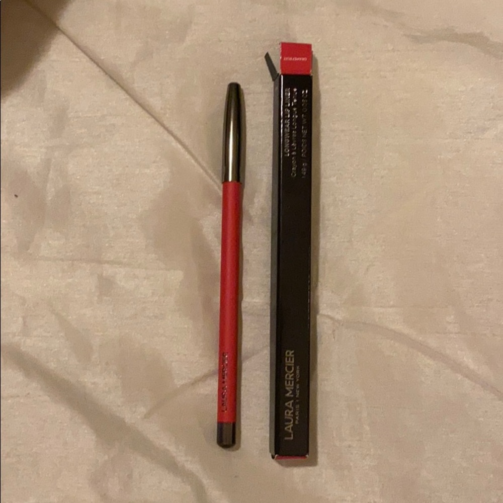 Laura Mercier Longwear Lip Liner in “Grapefruit”